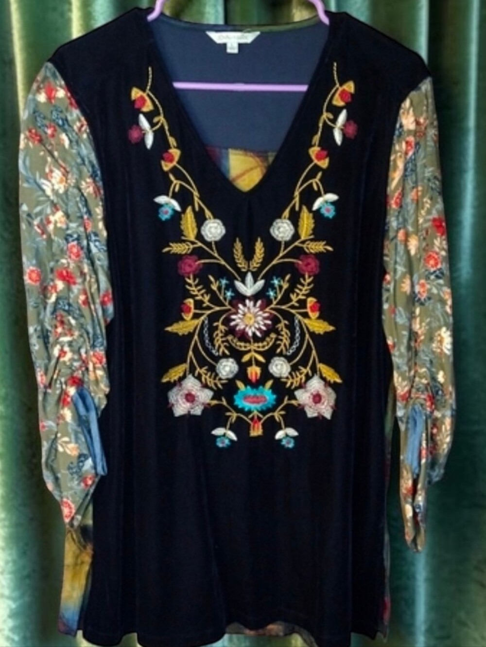 John Mark Velvety Velour Floral Mixed Media Top, Embroidered, L, EUC, READ
